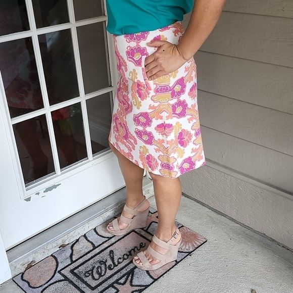 VEUC Sz 6 Fushia Coral Paisley Print Skirt - Picture 3 of 12